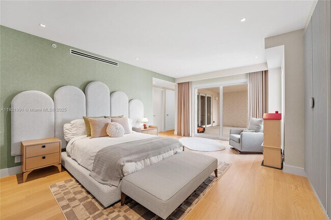 Building Photo - 5242 Fisher Island Dr