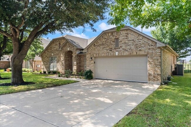 Building Photo - 2521 Butler National Dr