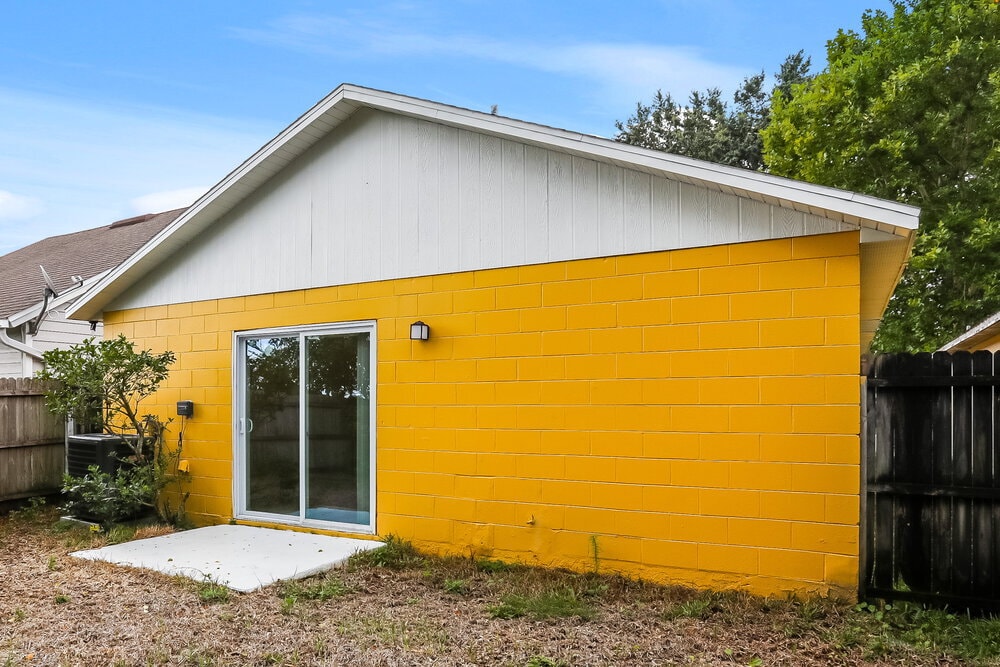 Building Photo - 1632 Chatham Cir