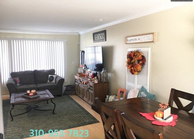 Building Photo - 9218 Palm St