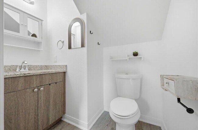 Building Photo - 228 Mar Hill St