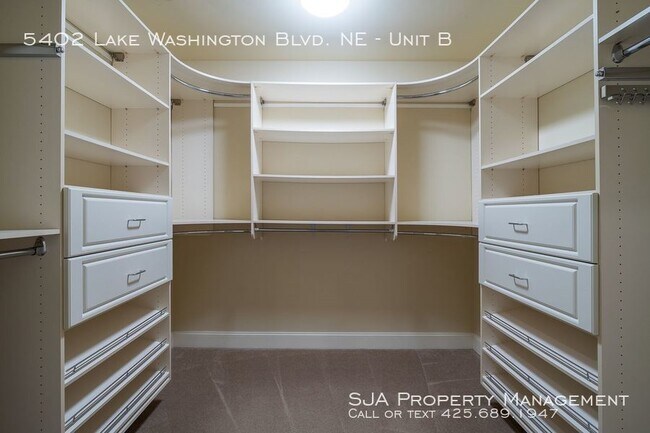 Building Photo - Downtown Kirkland Condo!