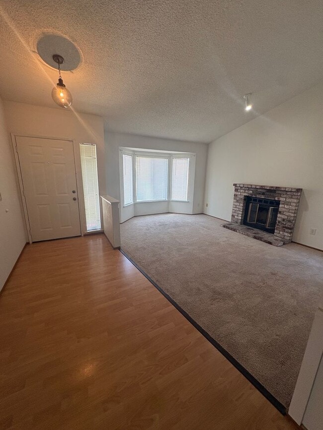 Building Photo - Spacious 3bed/2bath home in Antelope
