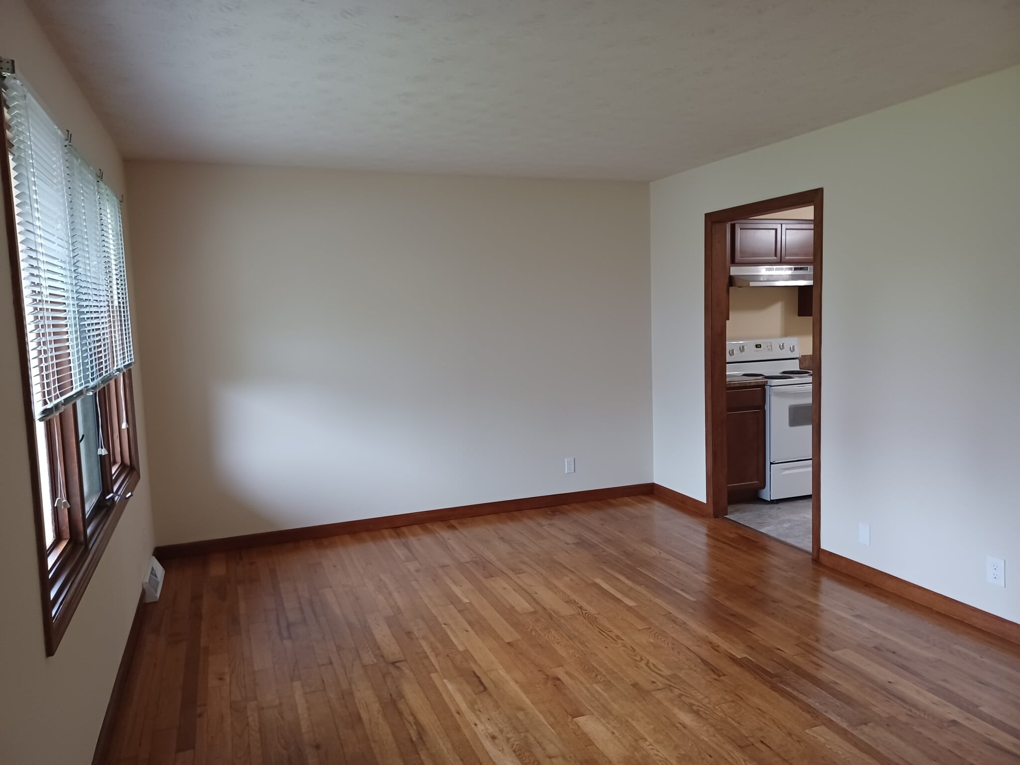 Livingroom - 21 Jade Ln