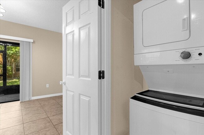 Building Photo - 3360 Windleshore Way