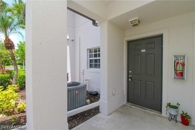 Building Photo - 9051 Gervais Cir