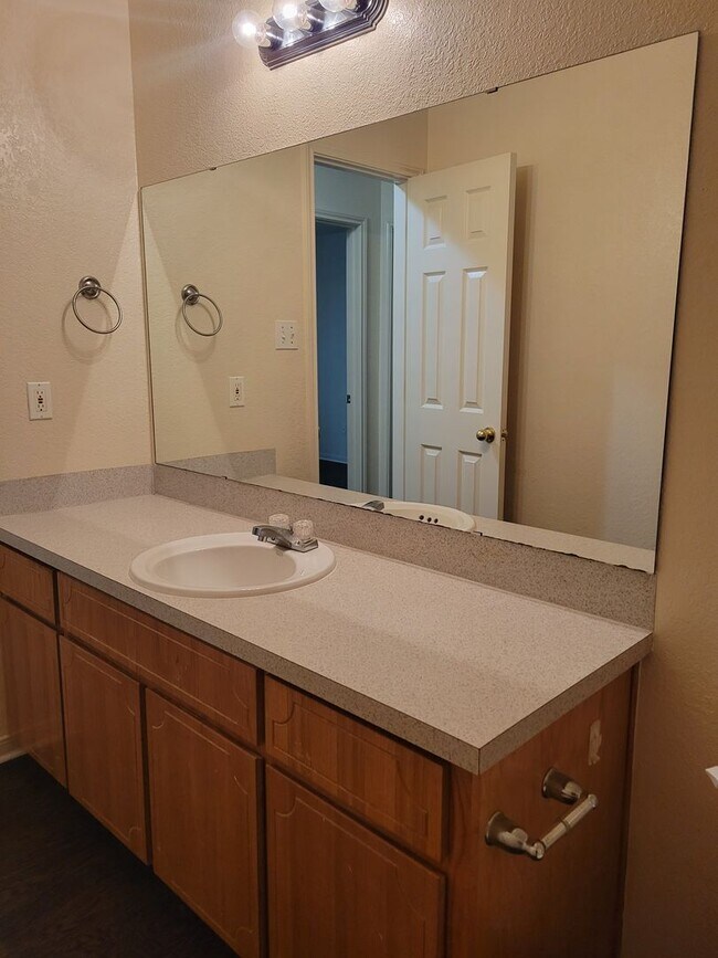 Building Photo - 1534 Shoshoni Trail