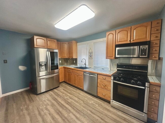 Building Photo - 32 Barberie Ave