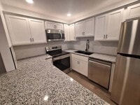 Building Photo - 1965 SW Silver Pine Way