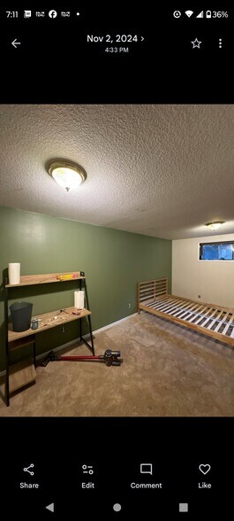 Building Photo - 2050 SW Pheasant Dr