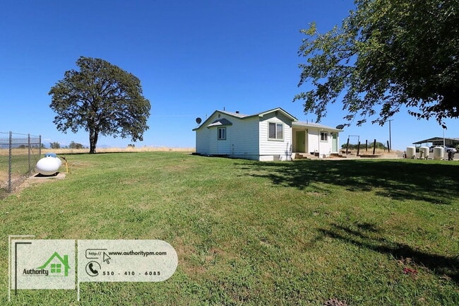 Building Photo - 21627 7 Lakes Rd