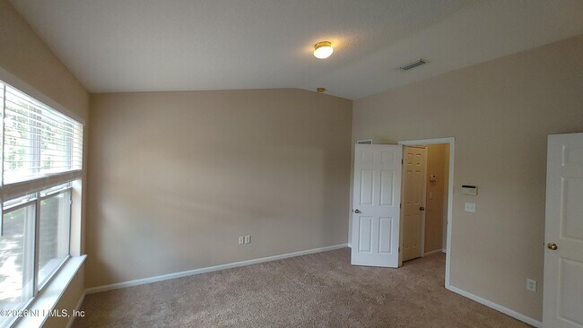 Building Photo - 5976 Pavilion Dr