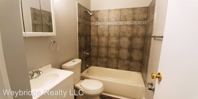 Building Photo - 3 br, 1 bath House - 2119 Sevenhills Drive