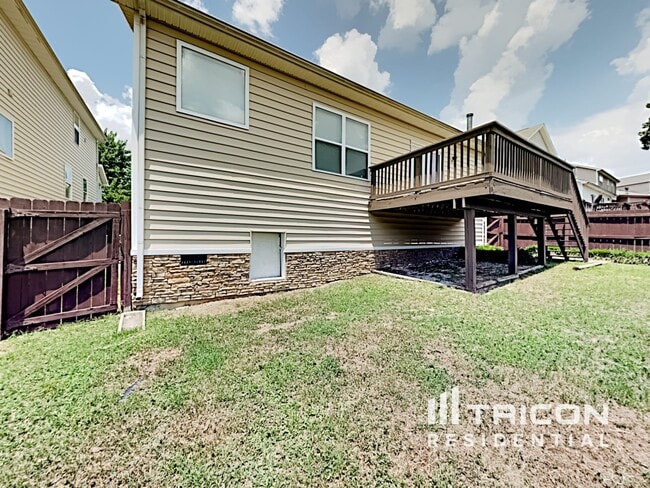 Building Photo - 2013 Branch Oak Trail