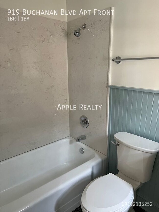 Building Photo - 919 Buchanan Blvd - Apt FRONT - Available ...