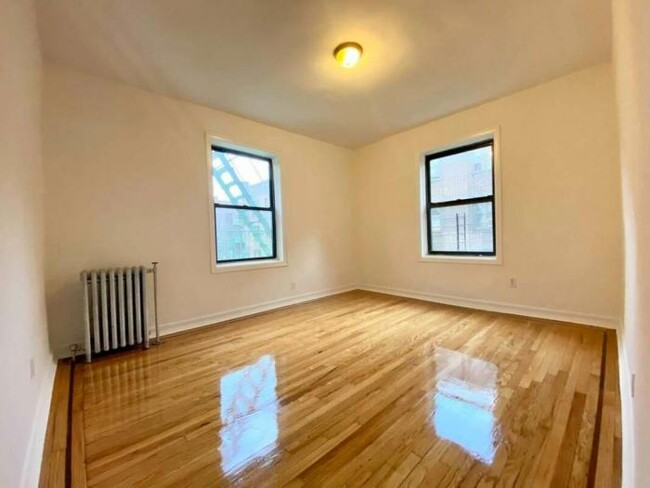 Building Photo - 2 bedroom in BRONX NY 10463