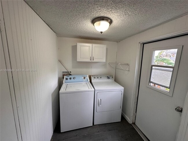 Building Photo - 3028 SW 50th St