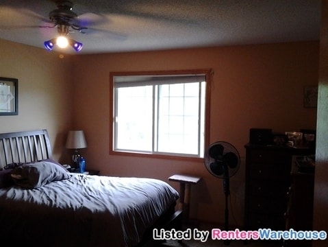 Building Photo - 15644 Garrett Dr