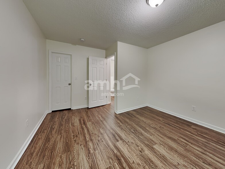 Building Photo - 211 Calla Lilly Ln