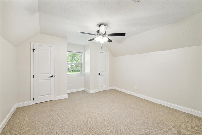 Building Photo - 6410 Meadowtrace Dr