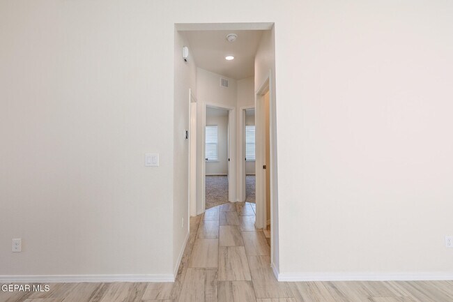 Building Photo - 1040 Indigo Sky St