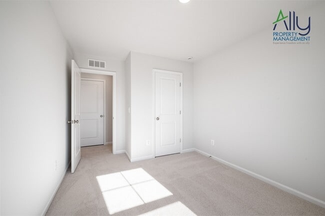 Building Photo - 44 Sophie Kathryn Dr