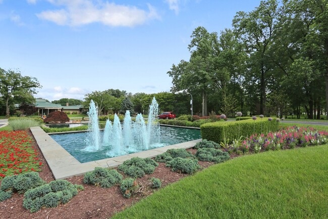 Building Photo - 15107 Interlachen Dr