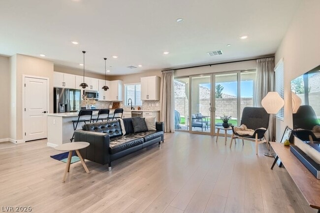 Building Photo - 11604 Desert Hollow Avenue