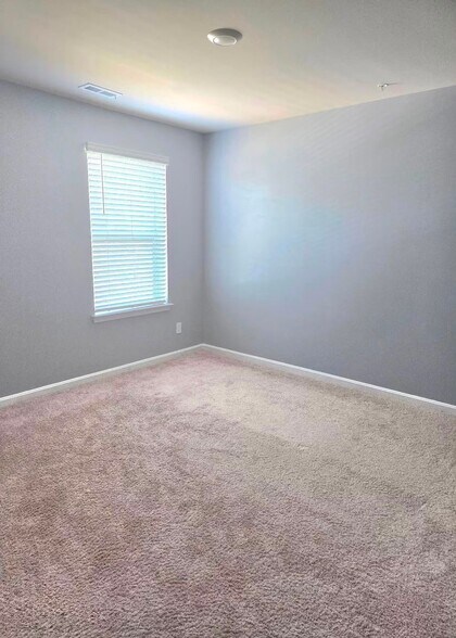 Building Photo - 303 Terrapin Cir