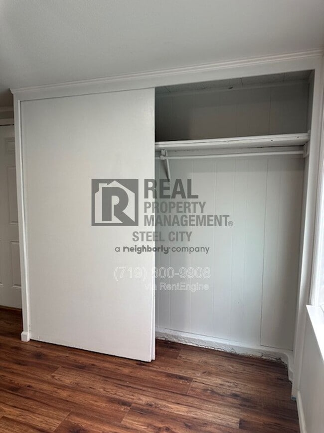 Building Photo - 2410 St Clair Ave.