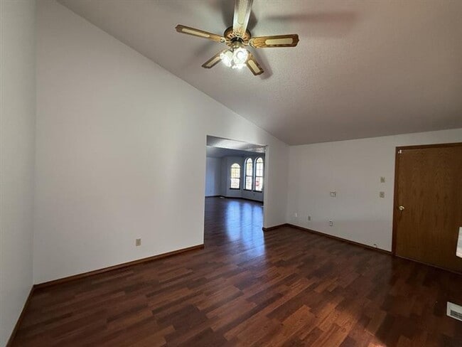 Building Photo - 1943 SE 73rd Ave