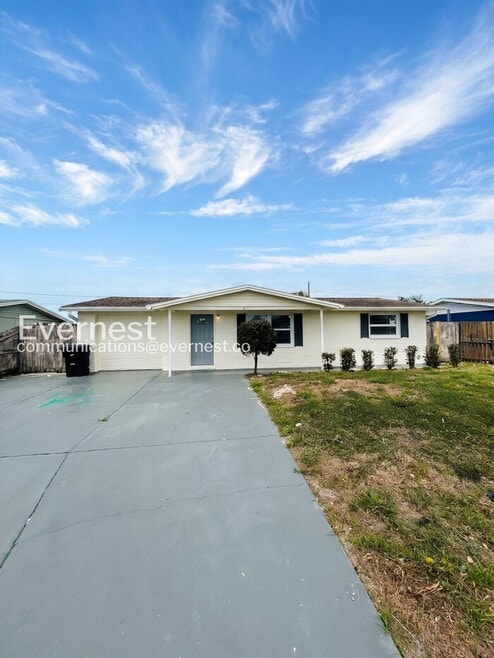 Building Photo - 3749 Beechwood Dr