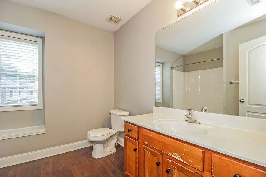 Building Photo - 314 Parkmont Way