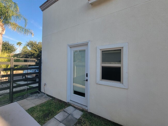 Building Photo - 6540 Grande Bay