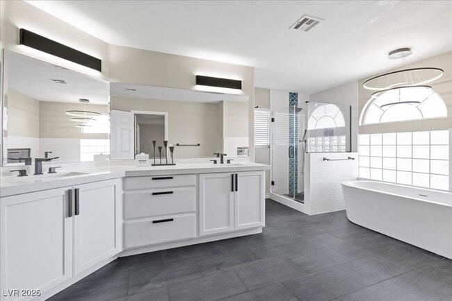 Building Photo - 2842 Via Florentine St