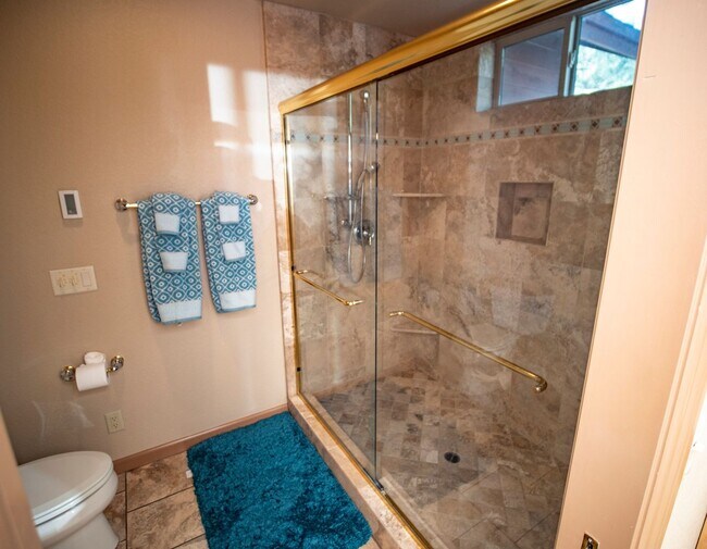 Building Photo - Beautiful home for rent in Galena Forest