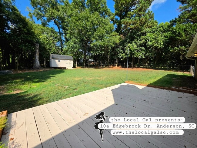 Building Photo - 104 Edgebrook Dr