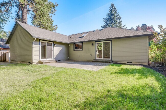 Building Photo - Beautiful 3 Bed, 2 Bath Rental Home in Bea...