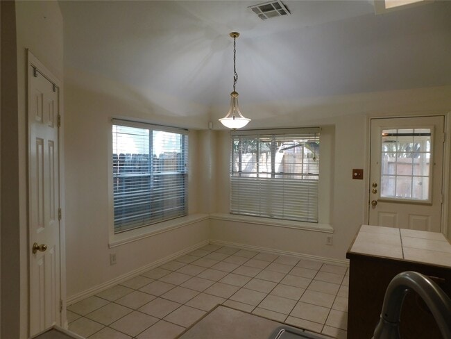 Building Photo - 2511 Branch View Ln