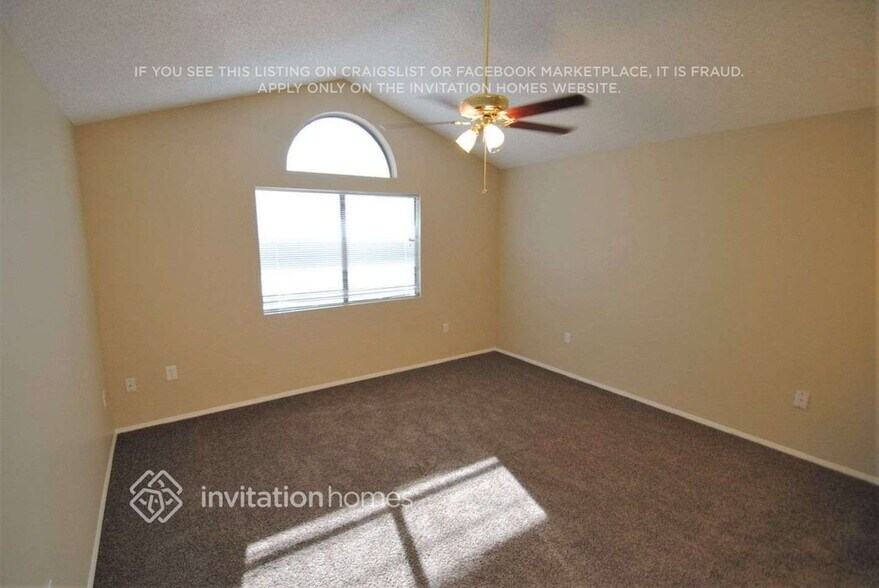 Building Photo - 1541 E Laurel Ave