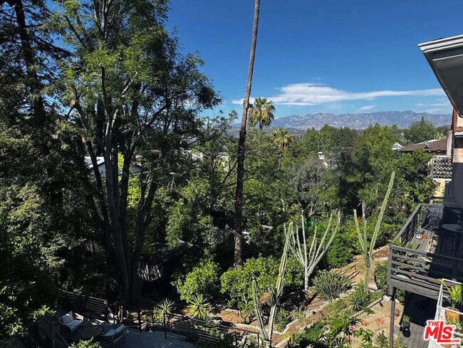 Building Photo - 4735 Nob Hill Dr