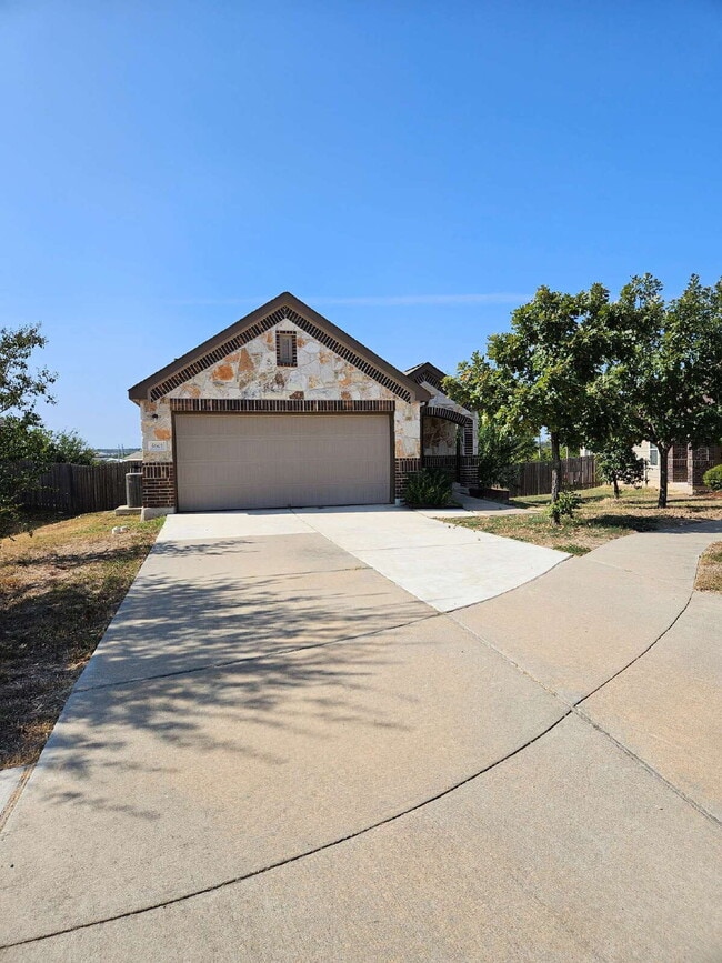 Building Photo - 5601 Little Theater Bend