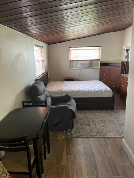 Building Photo - 200 Ipswich St