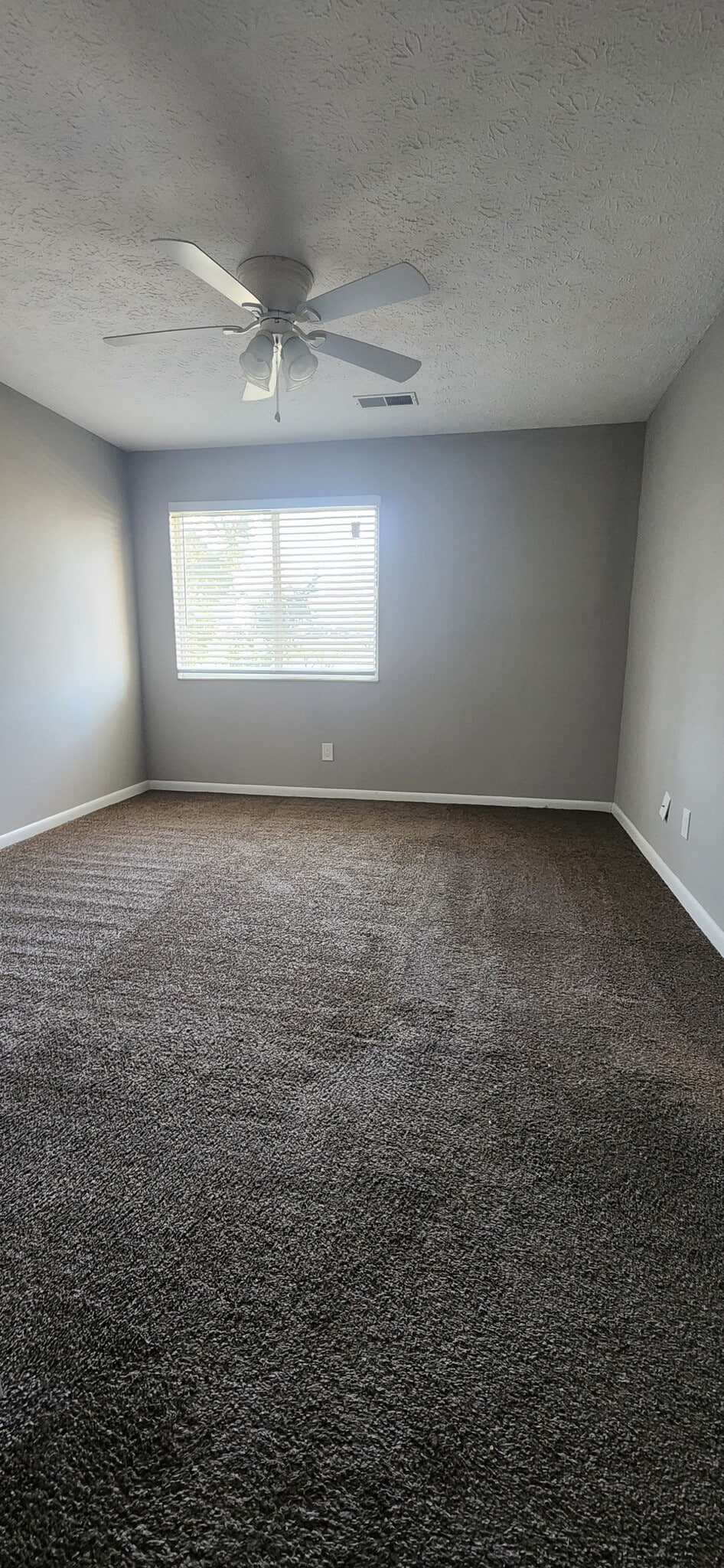 Building Photo - 8854 Eagleview Dr