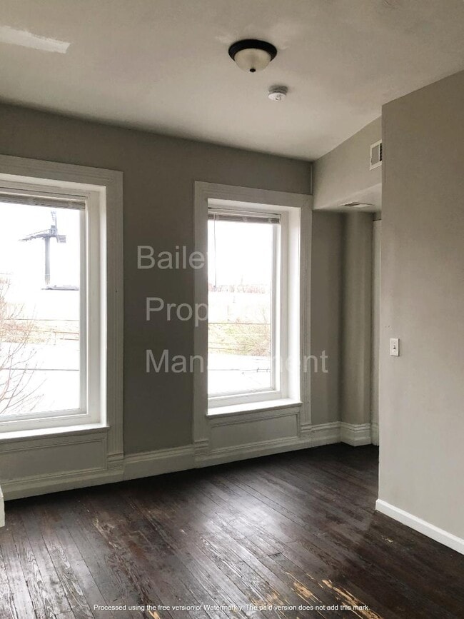 Building Photo - 947 S Brook St