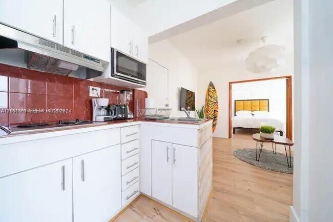 Building Photo - 227 1st St