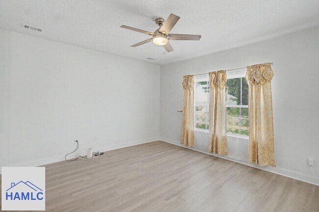 Building Photo - 965 Meloney Dr