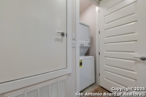 Building Photo - 200 Melrose Pl