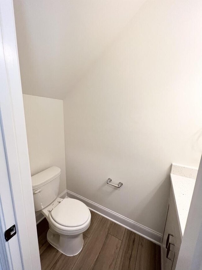 Building Photo - 324 Highview Dr