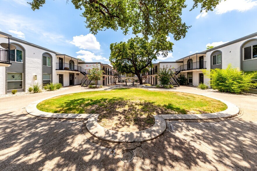 The Moxie 1403 Jackson Keller Rd Castle Hills TX 78213 Apartment Finder